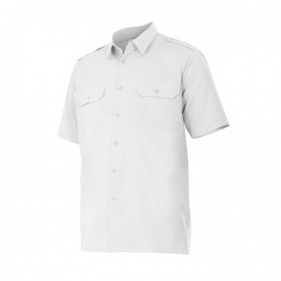 Camisa branca masculina de manga curta com dois bolsos