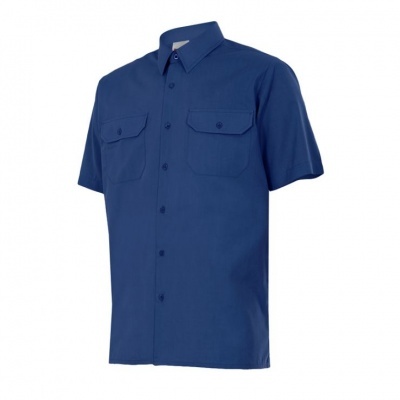 Camisa azul escura de manga curta com bolsos e botões