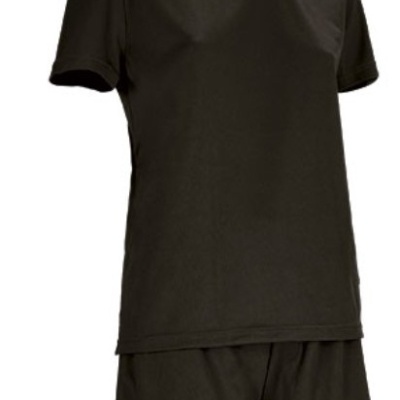 Conjunto de t-shirt e calções pretos para homem