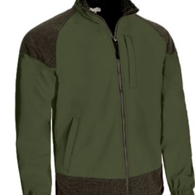 Casaco verde com detalhes castanhos escuros e fecho de correr