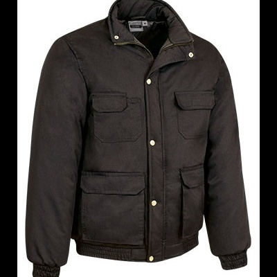 Casaco acolchoado preto com bolsos e botões dourados