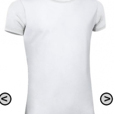 Camiseta branca básica de manga curta com gola redonda