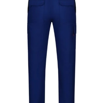 Calças azuis com bolsos traseiros e laterais