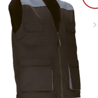 Coletes de trabalho preto com detalhes cinzentos e bolsos frontais