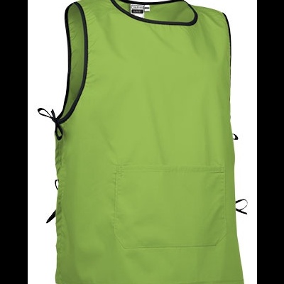 Colete verde claro com bolso frontal e contornos pretos