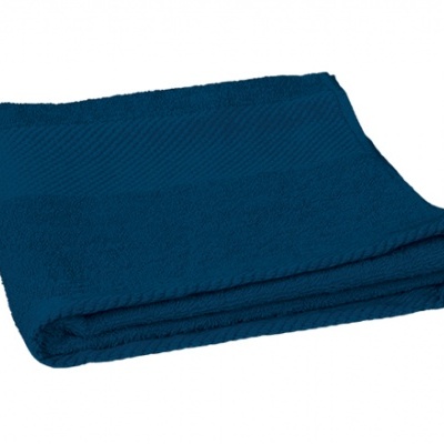 Toalha de banho azul escuro dobrada