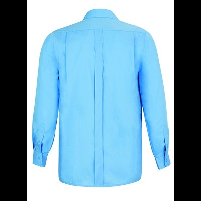 Camisa azul clara de manga longa vista de costas