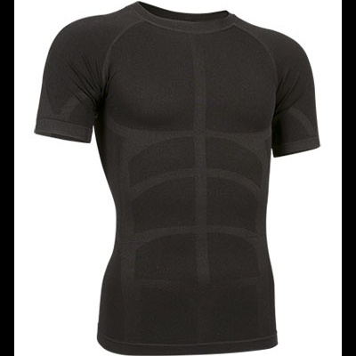 T-shirt desportiva preta com padrões em relevo simulando músculos