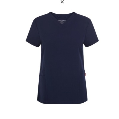 T-shirt azul escuro feminina com bolsos frontais e decote em V