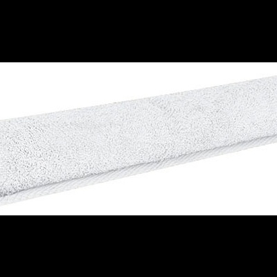 Toalha branca enrolada com textura felpuda