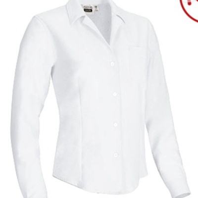 Camisa branca feminina de manga comprida com gola e botões