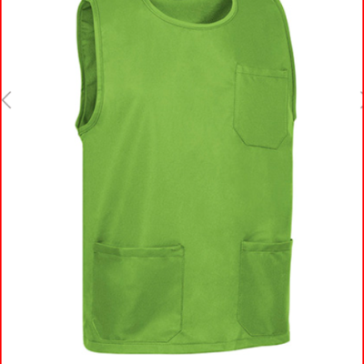 Camisola verde sem mangas com três bolsos frontais