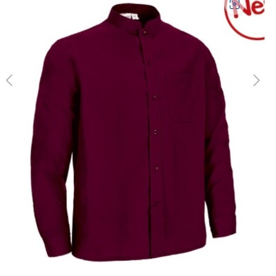 Camisa bordô de homem com gola mandarim e bolso no peito