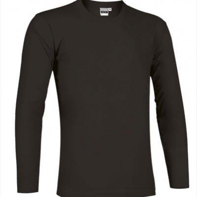 T-shirt masculina preta de manga comprida com gola redonda