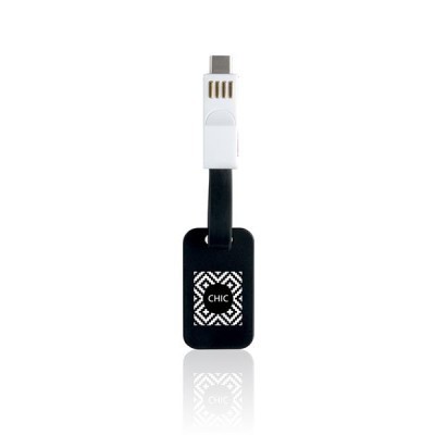 Cabo USB branco e preto com etiqueta CHIC