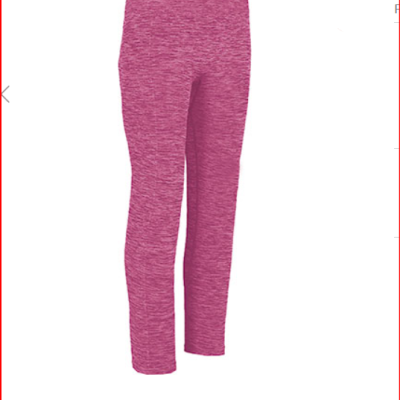 Calças justas rosa mesclado em fundo branco