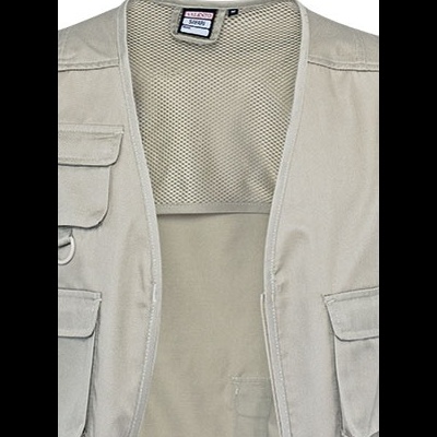 Colete bege com bolsos e interior em malha