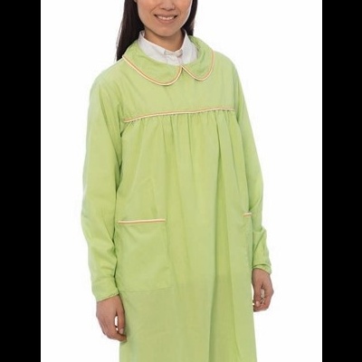 Casaco de trabalho verde claro com gola arredondada e bolsos frontais