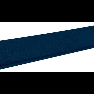 tapete azul escuro enrolado