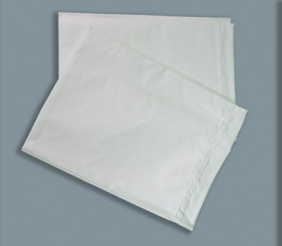 Toalha de mesa branca dobrada