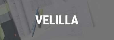 Texto branco VELILLA sobre fundo com documentos e canetas desfocados