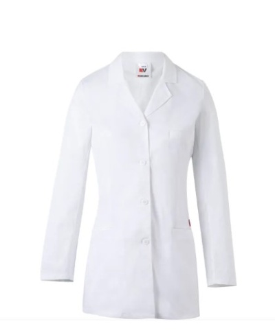 Casaco branco de manga comprida com quatro botões frontais e gola em bico