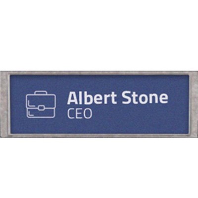 Placa de porta azul com nome Albert Stone e título CEO.