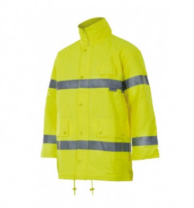 Casaco impermeável amarelo com faixas refletoras cinza e bolsos frontais