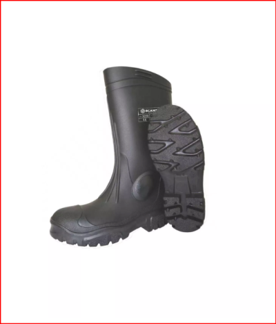 Botas pretas de borracha com sola antiderrapante da marca BCAM