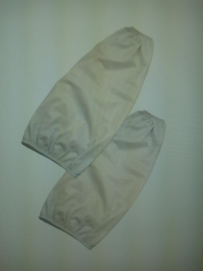 Par de protetores de mangas bege com elástico