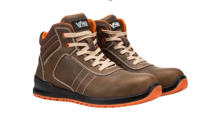 Botas de segurança castanhas com solado laranja, cadarços bege e etiqueta 'V-FAST'