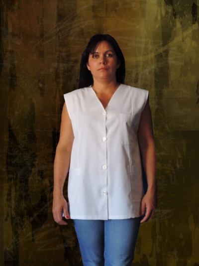 Camisola branca sem mangas com botões dianteiros e gola em V