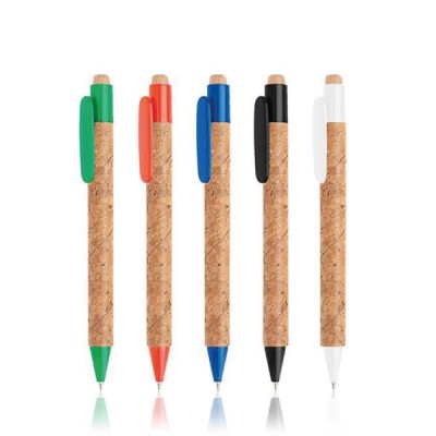 Cinco canetas com corpo de cortiça e detalhes coloridos