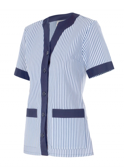 Blusa feminina riscada azul e branca com detalhes azul escuro