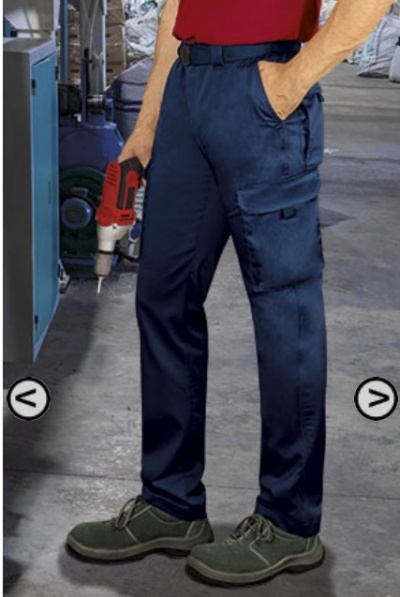Calças de trabalho azuis escuras com bolsos de carga e sapatos de segurança