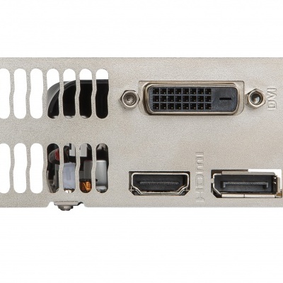 Parte traseira de placa gráfica cinzenta com portas DVI, HDMI e DisplayPort