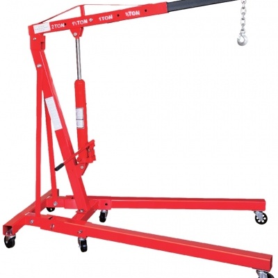 Guindaste hidráulico vermelho para elevação de cargas com rodas