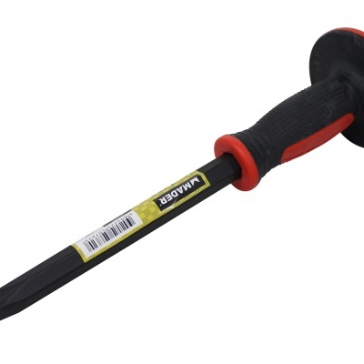 Ferramenta de escarificação preta com detalhes vermelhos e etiqueta KAMBER