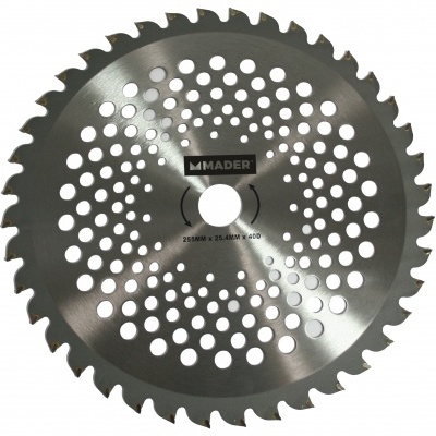 Lâmina circular de serra metálica com dentes afiados e furos redondos, texto 'MADER' e especificações no centro