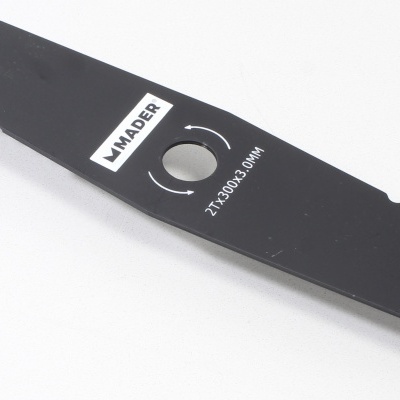 Lâmina de cortador para relva preta com texto MADER
