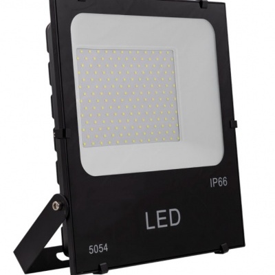 refletor LED preto com painel branco e suporte