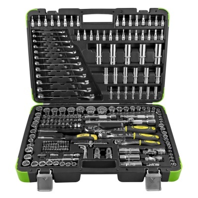 Conjunto completo de ferramentas organizadas numa caixa preta e verde