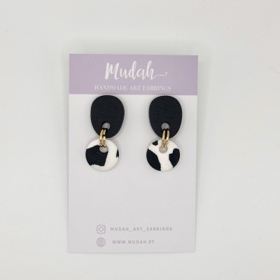 Brincos artesanais Mudah preto e branco com padrão pied-de-poule