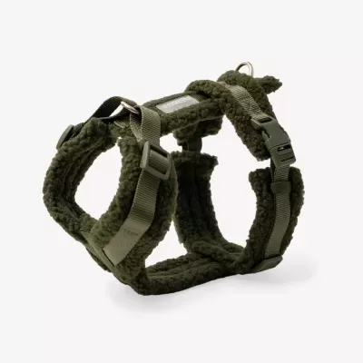Arnês verde militar para animais com textura de lã e fivela ajustável
