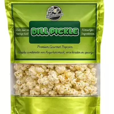 Pacote verde de pipocas gourmet Dill Pickle com janela transparente mostrando pipocas