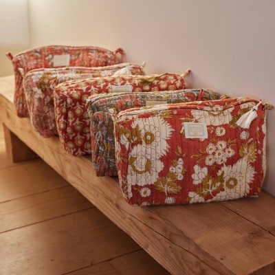 Necessaire&#x20;&#x7C;&#x20;Padr&#x00E3;o&#x20;Floral
