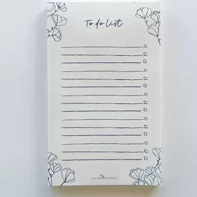 Bloco de notas To do List com decoração de flores e caixas de seleção