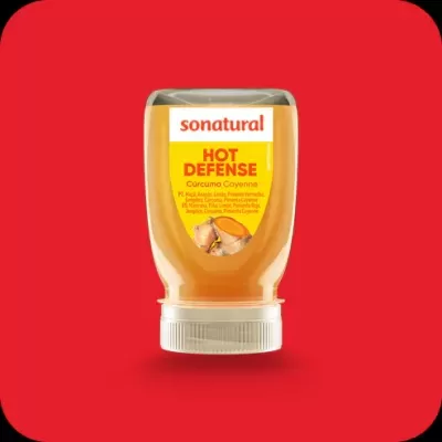 Frasco plástico com molho amarelo e rótulo sonatural HOT DEFENSE