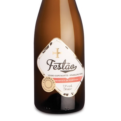 Garrafa de vinho espumante Festão com rótulo branco e detalhe dourado