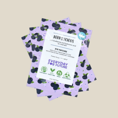 Pacote de parches para olhos com padrão de mirtilos lilás e texto branco